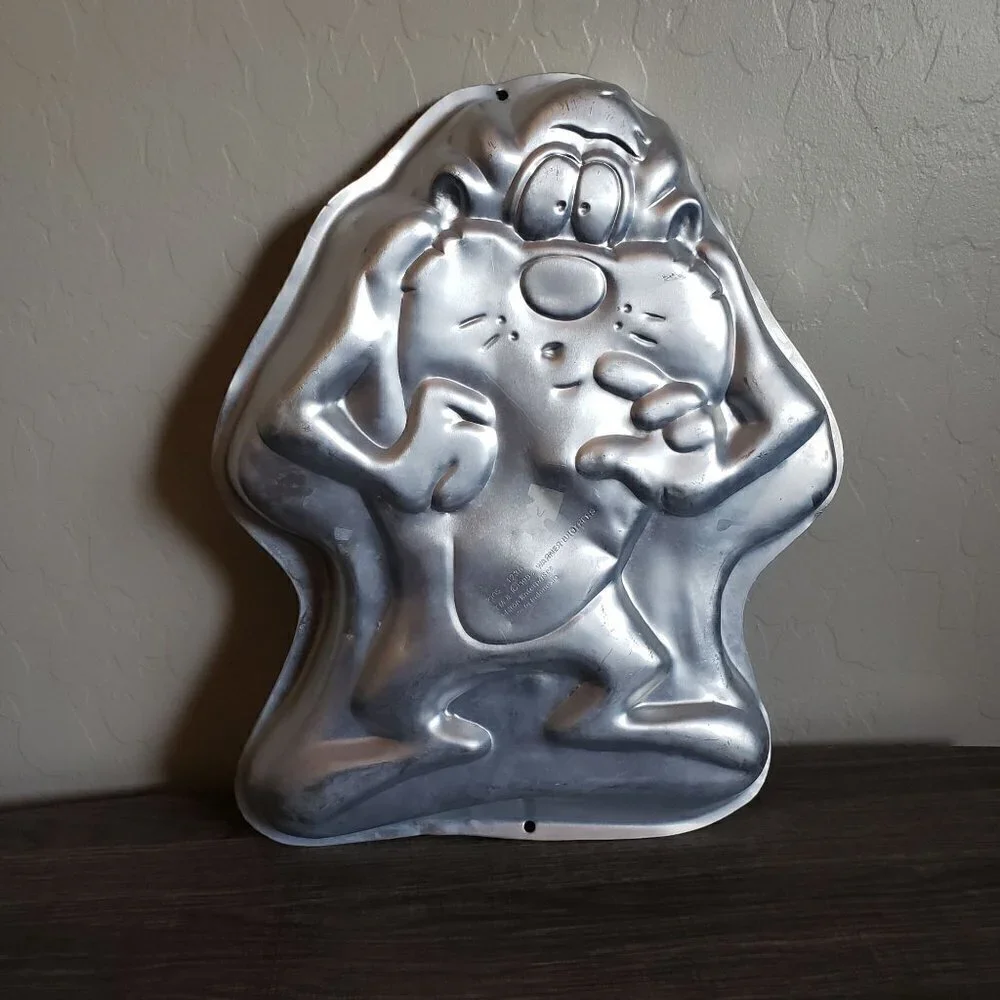 Wilton Vintage Cake Pan 1995 Taz Looney Tunes Tasmanian Devil Aluminum Mold